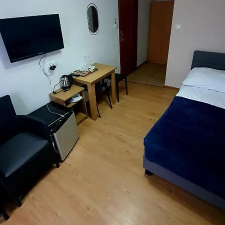 Siesta 招待所 3*